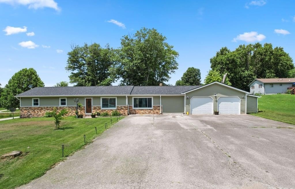 387 Center Street, Spencer, IN 47460